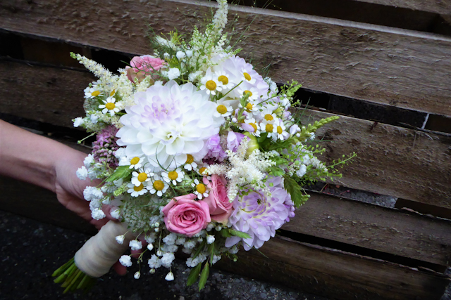 Blumen-PurPur-Hochzeitsfloristik-158