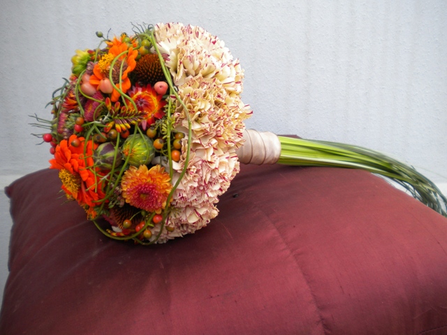 Blumen-PurPur-Hochzeitsfloristik-365