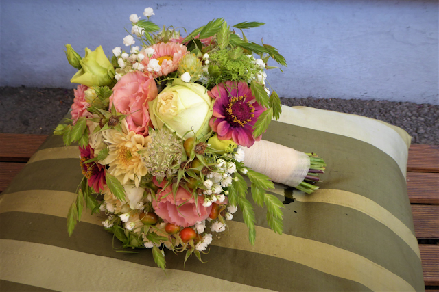 Blumen-PurPur-Hochzeitsfloristik-611