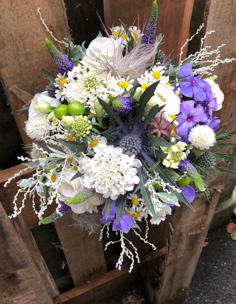Blumen-PurPur-Hochzeitsfloristik-883