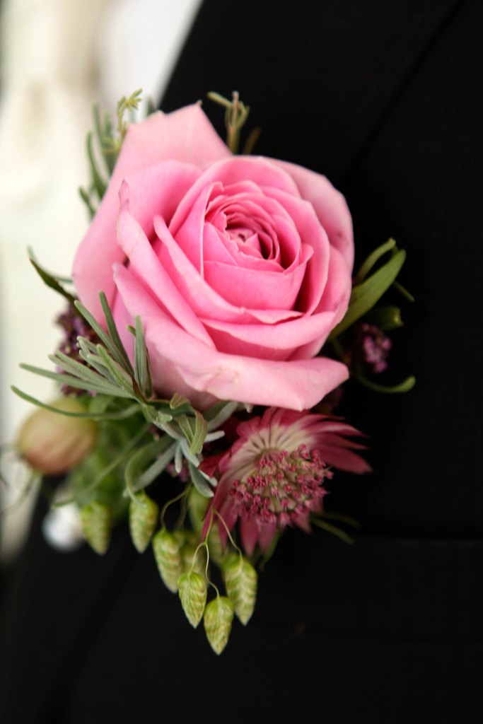 Blumen-PurPur-Hochzeitsfloristik-911