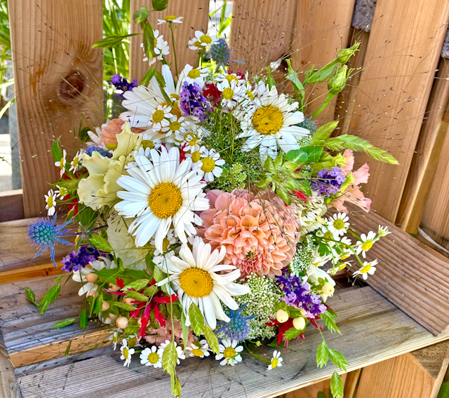 2208_Blumen-PurPur-Hochzeitsfloristik_330