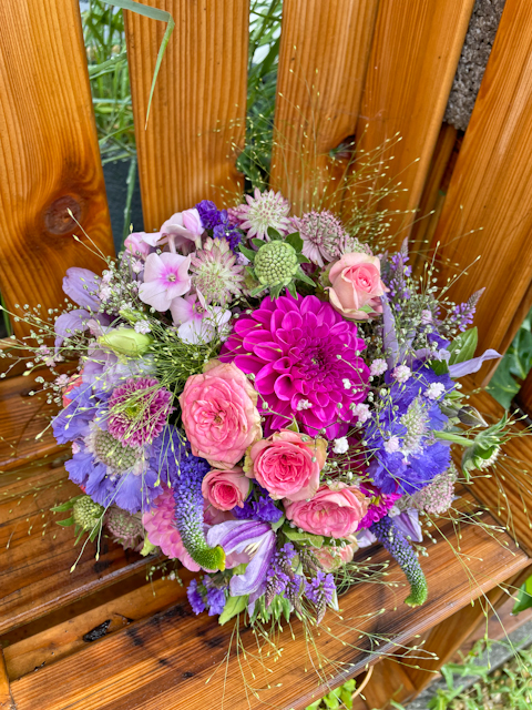 2208_Blumen-PurPur-Hochzeitsfloristik_331